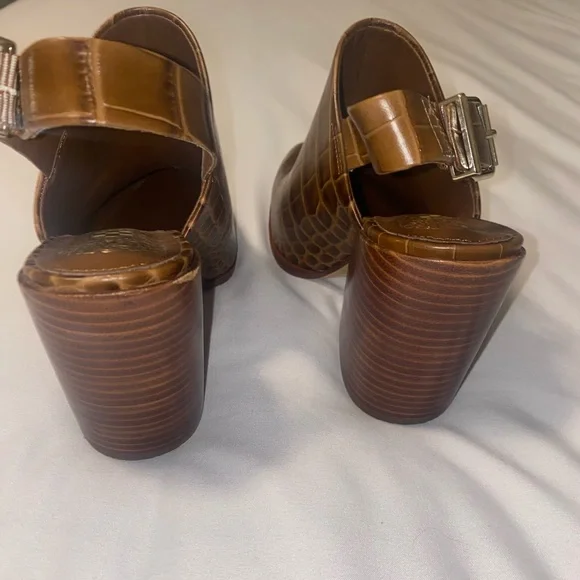 Vince Camuto Chemine Clog Mules - Picture 6 of 8